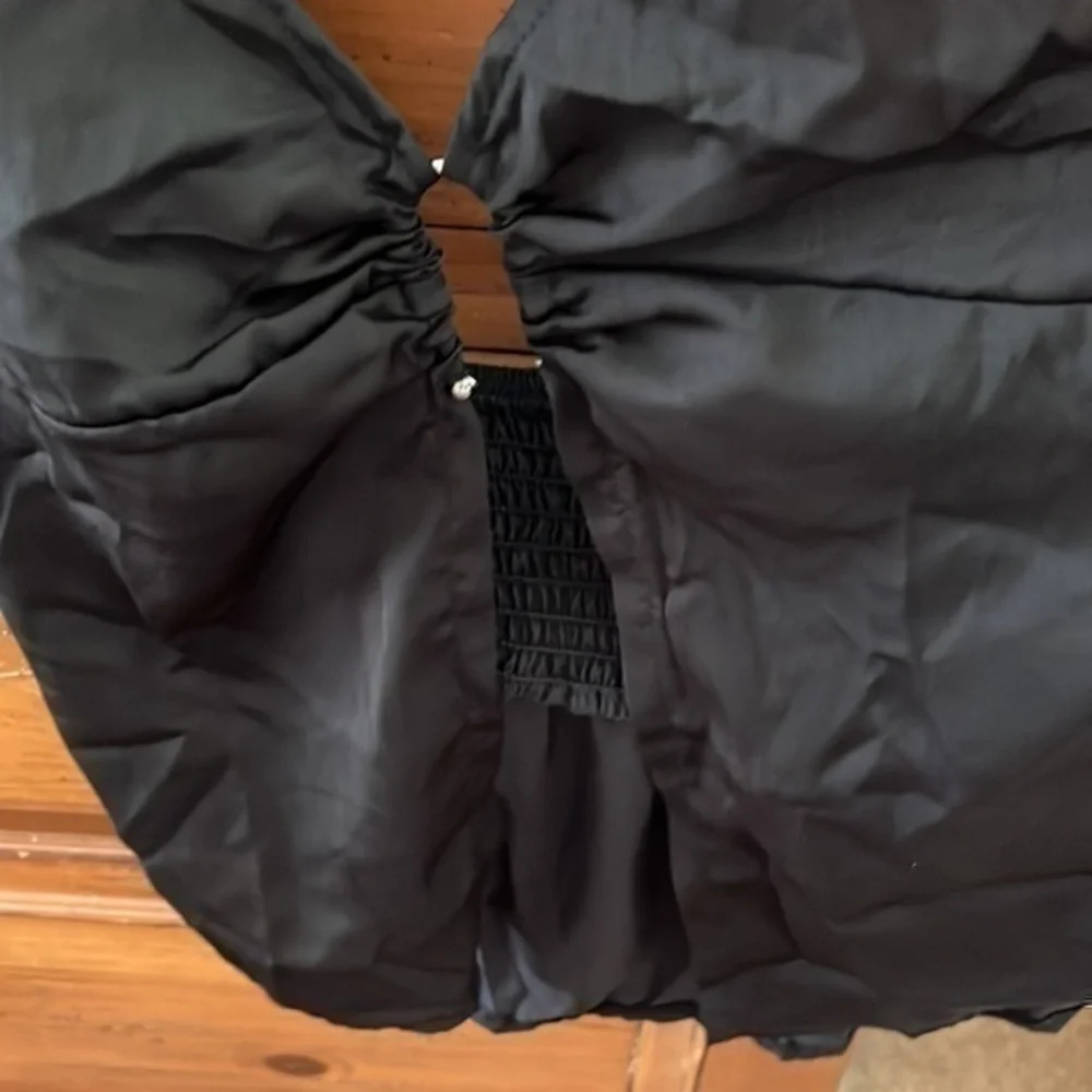NWT Gorgeous Free People Black Calista Top, Size Medium.